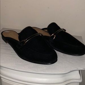 Velvet slippers